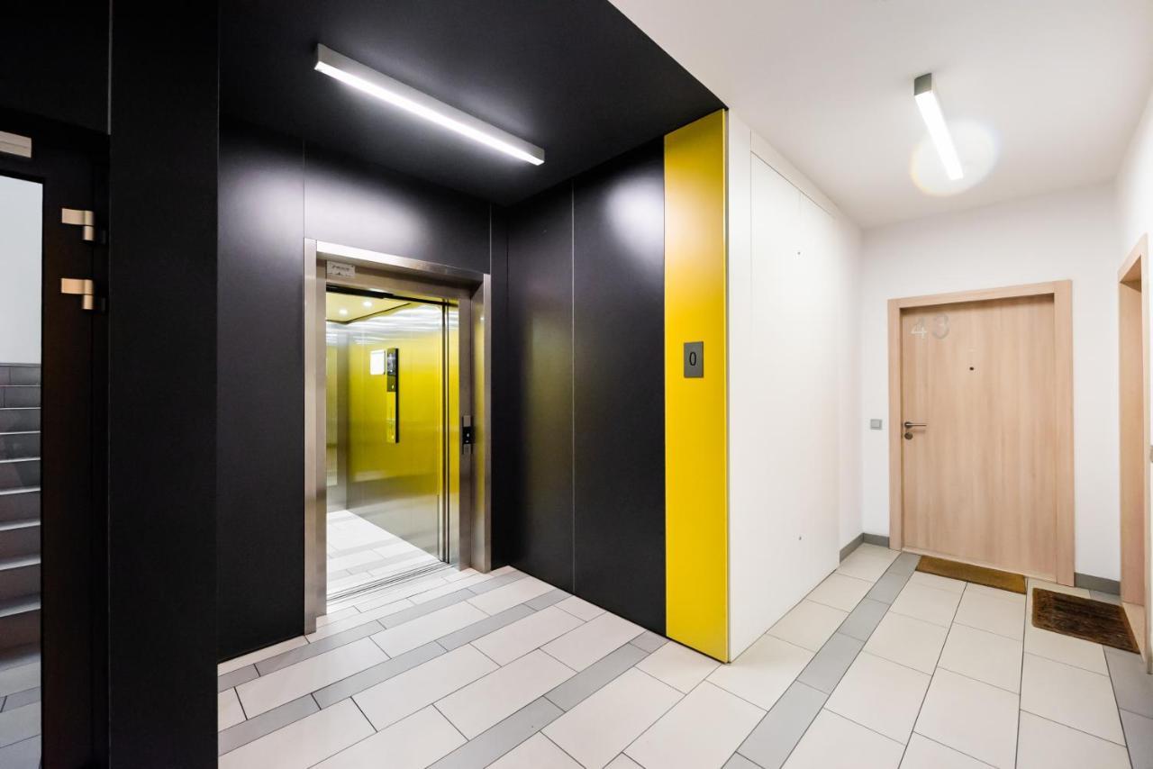 Wola Luxury Wooden Apartment Varsovia Exterior foto